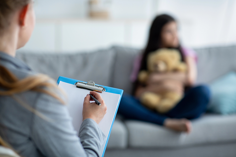 SALUD MENTAL ESPAÑA denuncia la violencia y la desprotección de las mujeres y niñas con problemas de salud mental