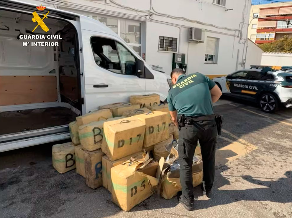 La Guardia Civil incauta más de una tonelada de hachís en la costa de Marbella
