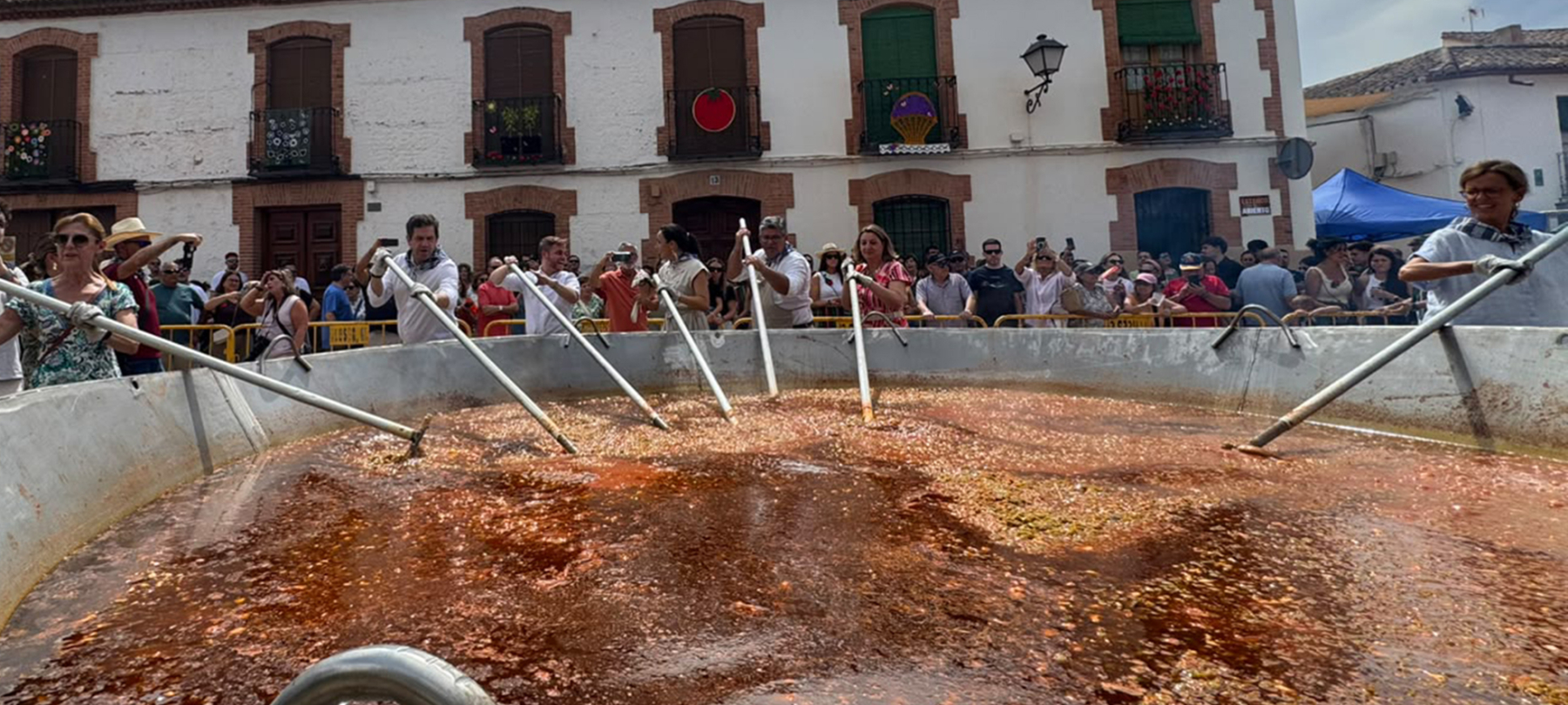 Valverde reitera en Villanueva de los Infantes el compromiso de la Diputación con las tradiciones que generan riqueza y oportunidades en los pueblos