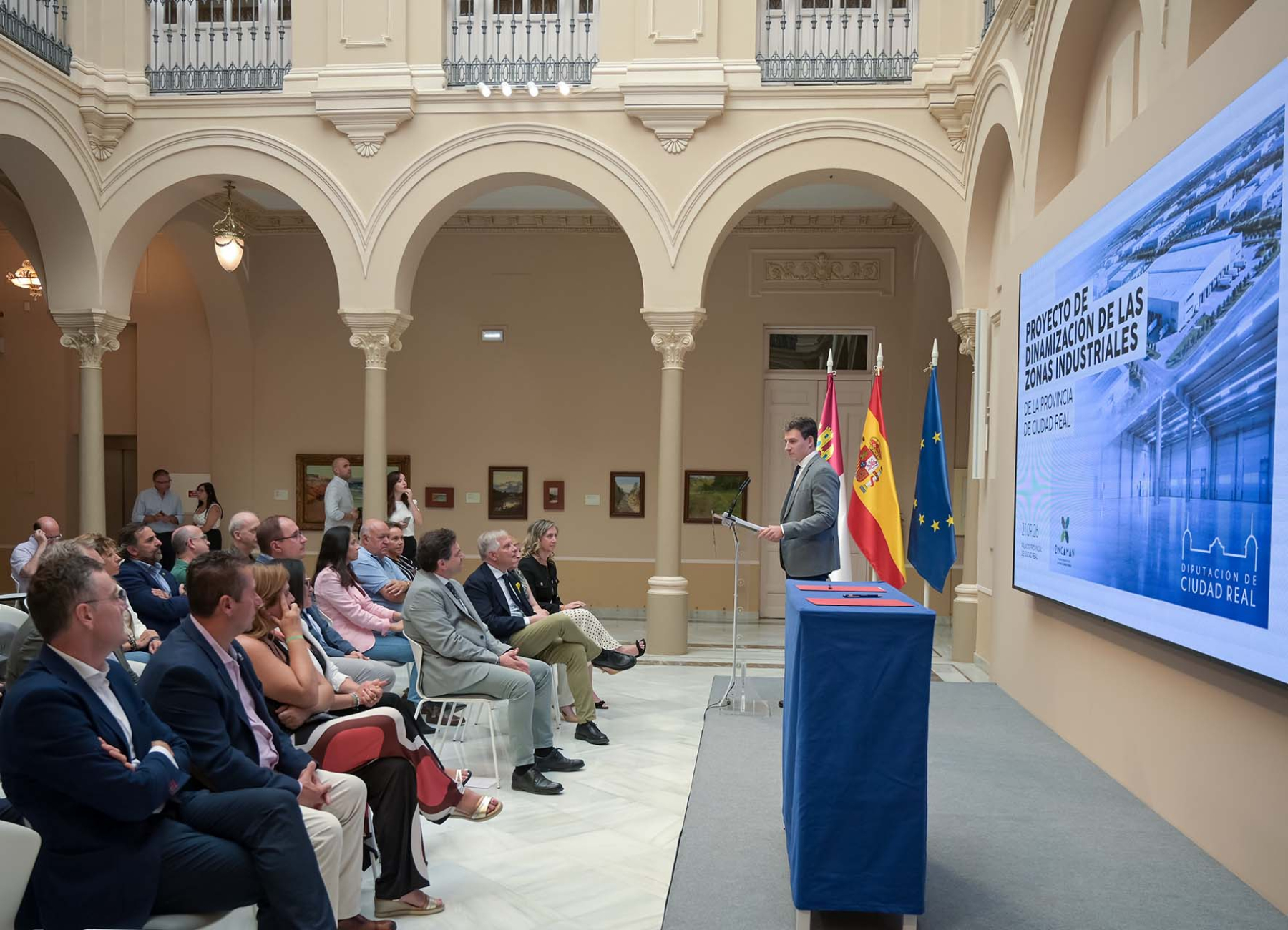 Valverde: «Si conseguimos gestionar las zonas industriales con una perspectiva integral del territorio, las oportunidades se multiplicarán en nuestra provincia” 4 Valverde: «Si conseguimos gestionar las zonas industriales con una perspectiva integral del territorio, las oportunidades se multiplicarán en nuestra provincia”