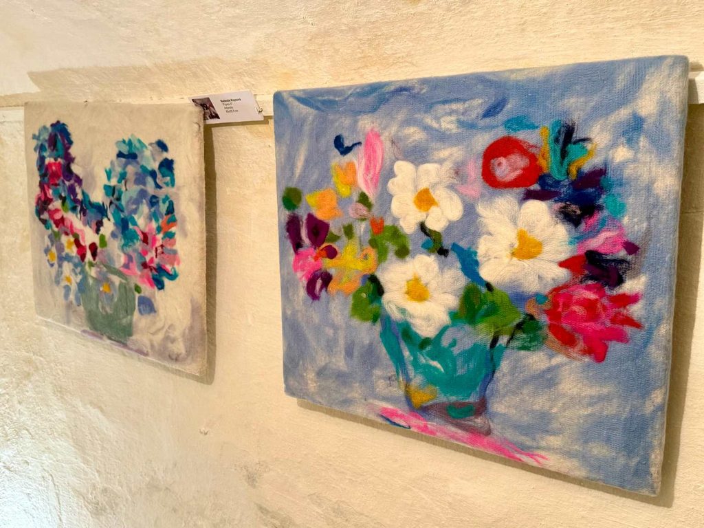 El arte contemporáneo reúne a personas de todas las edades en la inauguración de las muestras “EntreSILOS” y “Mujeres y Artistas” en Villacañas 5 villacanas entre silos 3