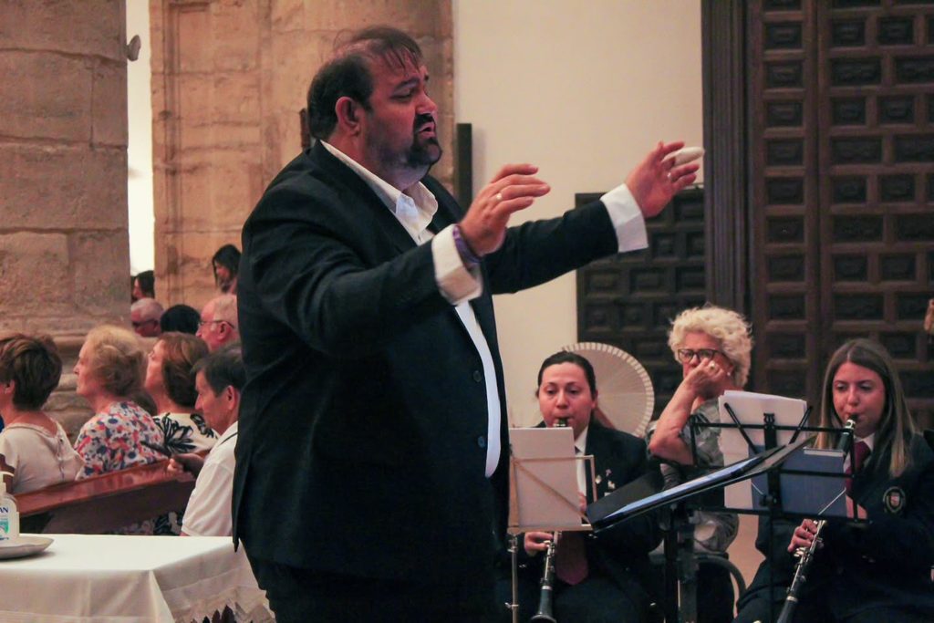 Argamasilla de Alba mantiene viva la tradición de la Virgen de Peñarroya con una noche de música y devoción 10 virgen penarroya argamasilla 5