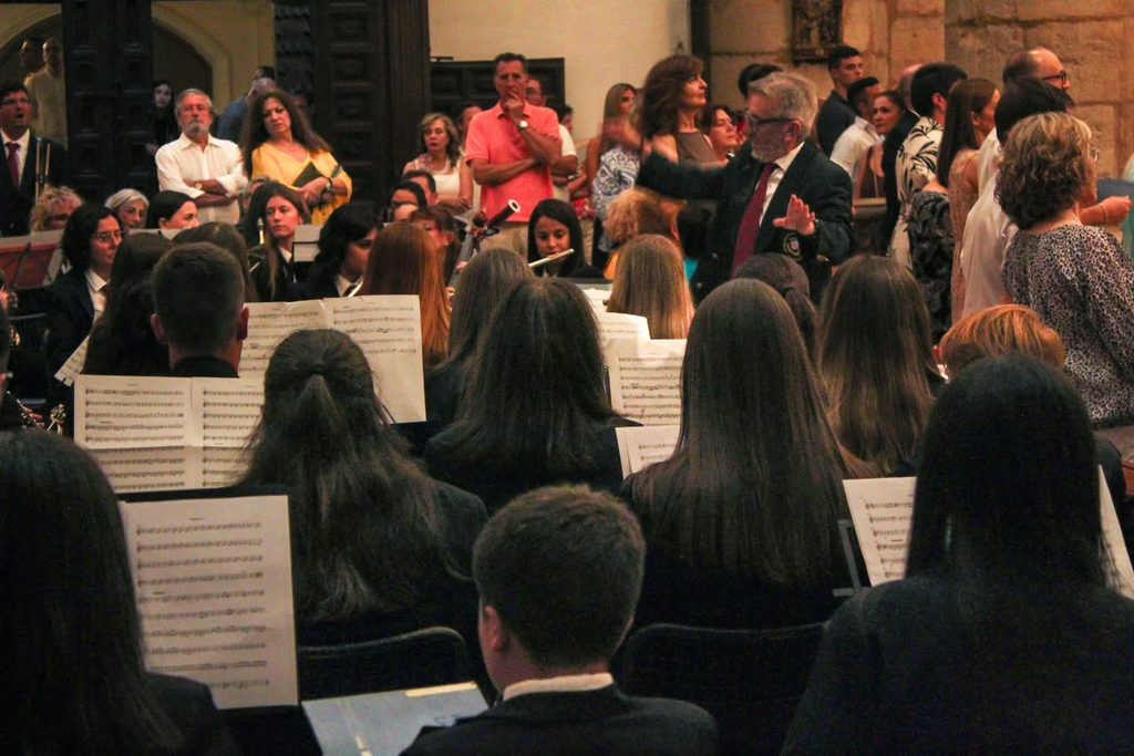 Argamasilla de Alba mantiene viva la tradición de la Virgen de Peñarroya con una noche de música y devoción 9 virgen penarroya argamasilla 6