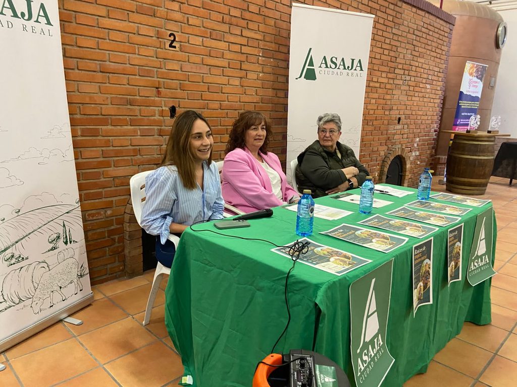 La mujer rural toma la palabra en Tomelloso: ASAJA reivindica su papel clave en el futuro del campo 1 acto mujeres rurales tomelloso 7