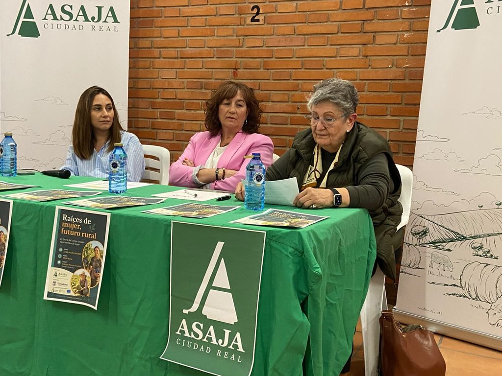 La mujer rural toma la palabra en Tomelloso: ASAJA reivindica su papel clave en el futuro del campo 3 acto mujeres rurales tomelloso 9