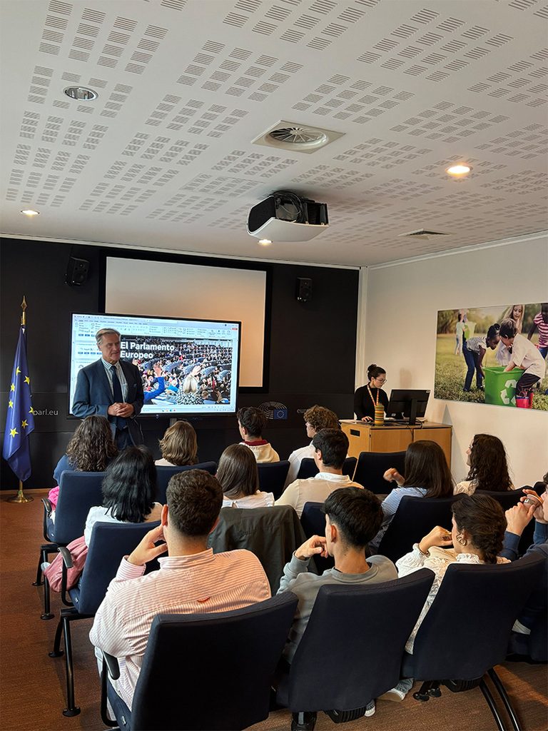 alumnado segundo bachillerato eladio visita parlamento europeo 4