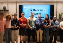 Grupo Anro concede 25.000 euros en becas a nueve hijos de sus trabajadores para apoyar su formación Grupo Anro concede 25.000 euros en becas a nueve hijos de sus trabajadores para apoyar su formación