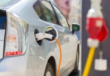 Autónomos y empresas ya pueden pedir las ayudas Auto+ para coches y furgonetas eléctricas: hay 50 millones disponibles Autónomos y empresas ya pueden pedir las ayudas Auto+ para coches y furgonetas eléctricas: hay 50 millones disponibles