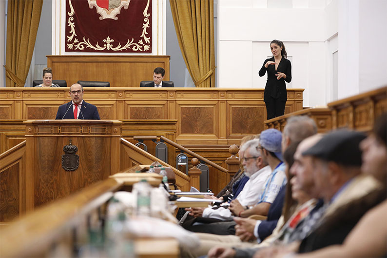 Bellido censura “el odio a los pobres” y pide que se combata la exclusión social con un ánimo constructivo