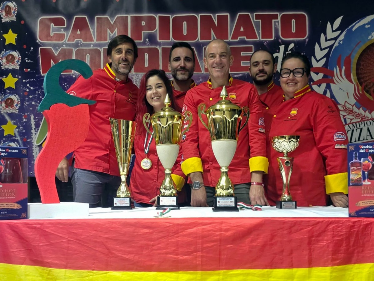 Magnífica participación de la selección española de pizzeros en el 25.º Campeonato Mundial de Pizza Picante
