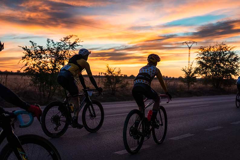 Javier Ramírez y Natalia Serrano conquistan en Tomelloso la primera edición del Quijote Gravel 1 campeones quijote gravel 2 1