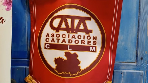 La Asociación de Catadores de Castilla-La Mancha presenta su indumentaria cofrade y el programa de su Gran Capítulo Enogastronómico 5 cata gran capitulo gastronomico madrid 2