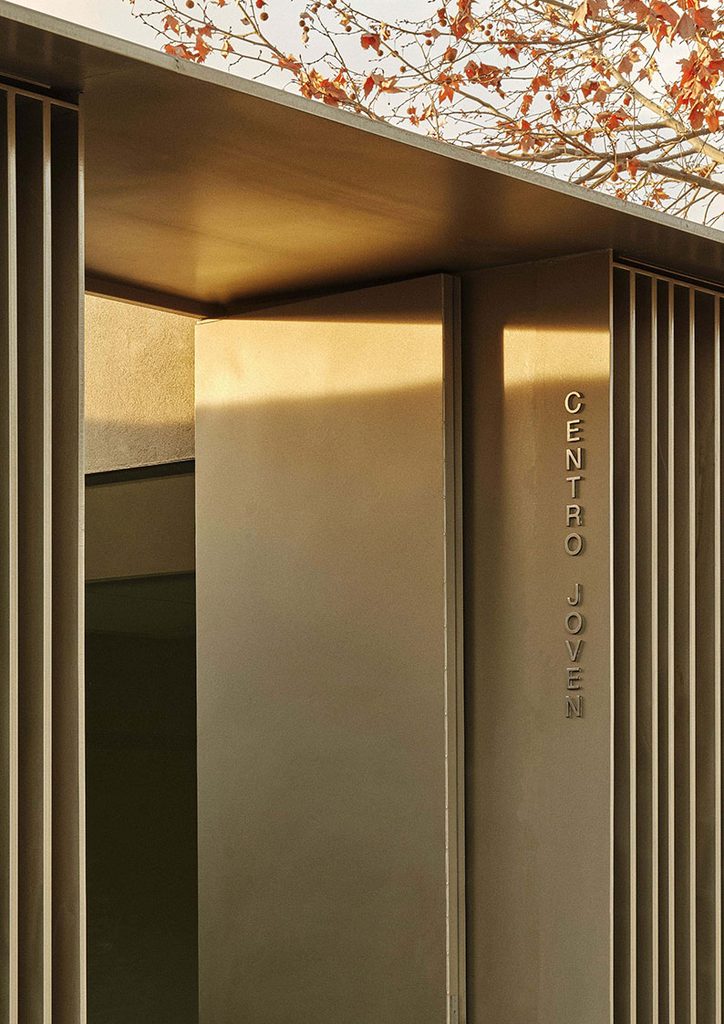 El Centro Joven de La Gineta, de Rafael Martínez Sarrión, gana el Premio COACM Emergente por una arquitectura que convierte lo esencial en poesía 1 centrojovengineta coacm