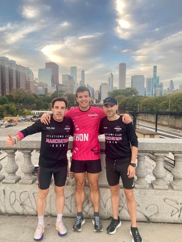 El A.C. Manchathon deja su huella en la Maratón de Chicago 2026 8 chicago maraton ac manchathon 5 768x1024 1