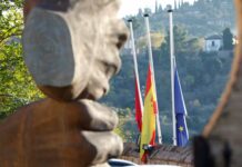 Las Cortes de Castilla-La Mancha se suman a los tres días de luto oficial por las víctimas del accidente de Urda, con las banderas a media asta en San Gil Las Cortes de Castilla-La Mancha se suman a los tres días de luto oficial por las víctimas del accidente de Urda, con las banderas a media asta en San Gil