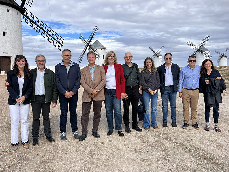 Una delegación del Gobierno de Cataluña se interesa por los cultivos manchegos y el regadío de aguas subterráneas