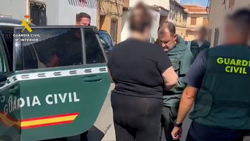 Detenidos una madre y sus dos hijos por estafar a personas que buscaban vivienda de alquiler