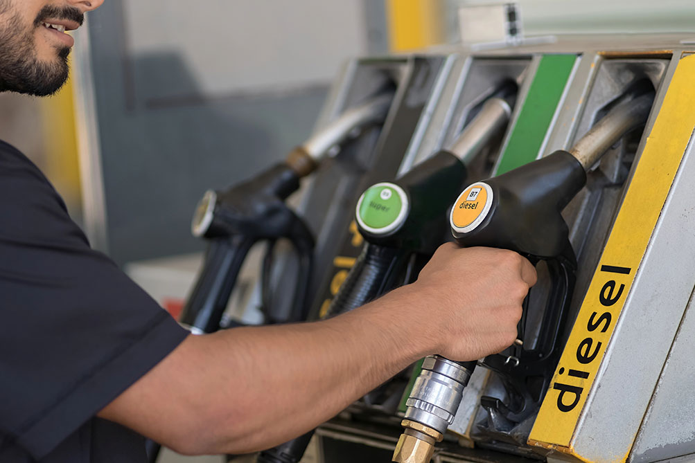 La gasolina y el diésel tienen una rebaja fiscal de 20 céntimos por litro durante octubre: qué significa realmente