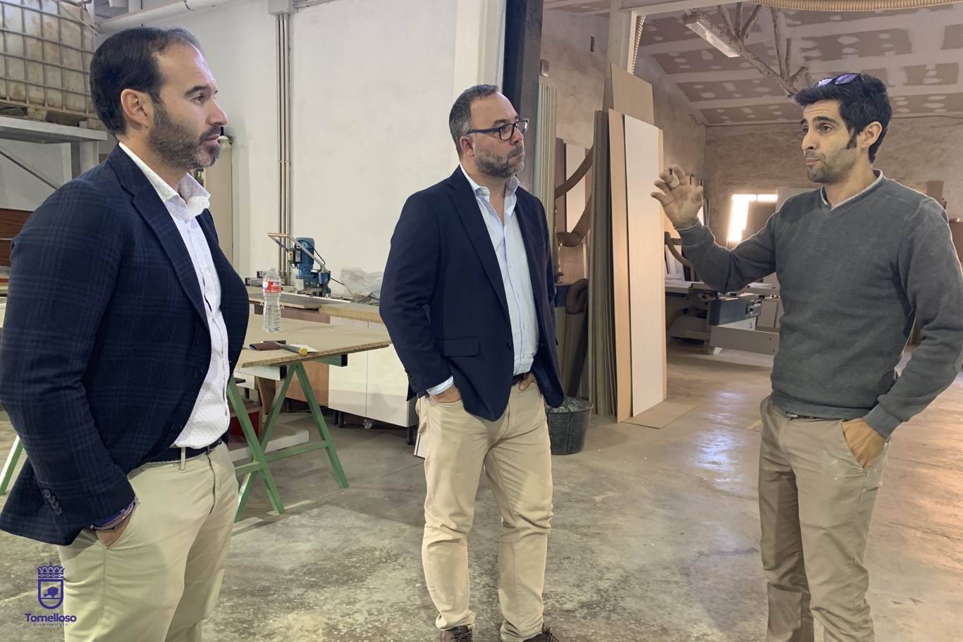 Coarmobe encara una nueva etapa de crecimiento en Tomelloso con la ampliación de sus instalaciones 9 El alcalde visita Coarmobe, empresa local de carpintería, especializada en cocinas, que afronta una nueva etapa de crecimiento