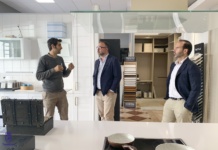 Coarmobe encara una nueva etapa de crecimiento en Tomelloso con la ampliación de sus instalaciones El alcalde visita Coarmobe, empresa local de carpintería, especializada en cocinas, que afronta una nueva etapa de crecimiento