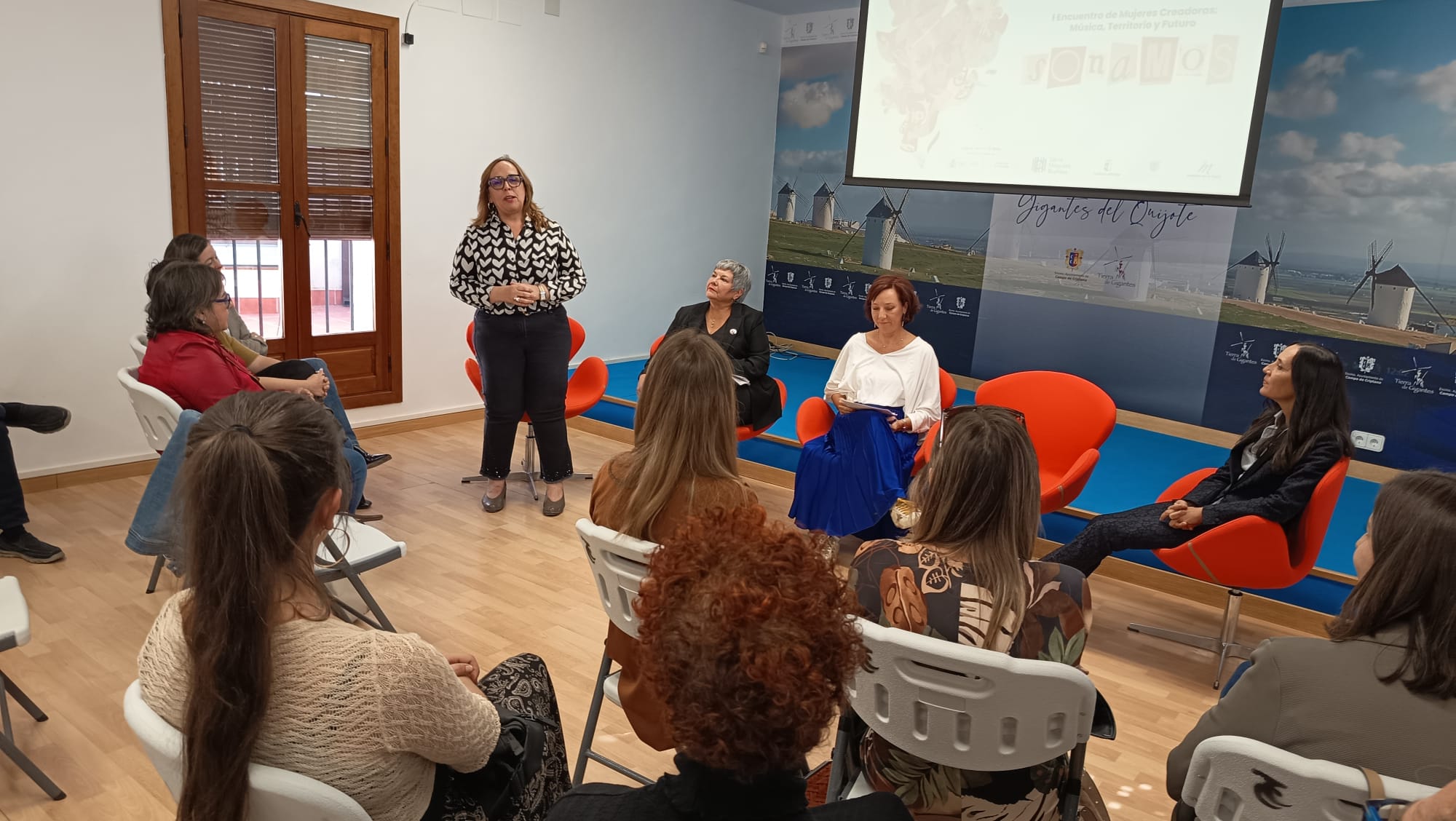 Castilla-La Mancha reivindica en SONAMOS el papel esencial de las mujeres creadoras en la cultura 1 El Gobierno de Castilla-La Mancha destaca la contribución imprescindible de las mujeres creadoras al desarrollo cultural