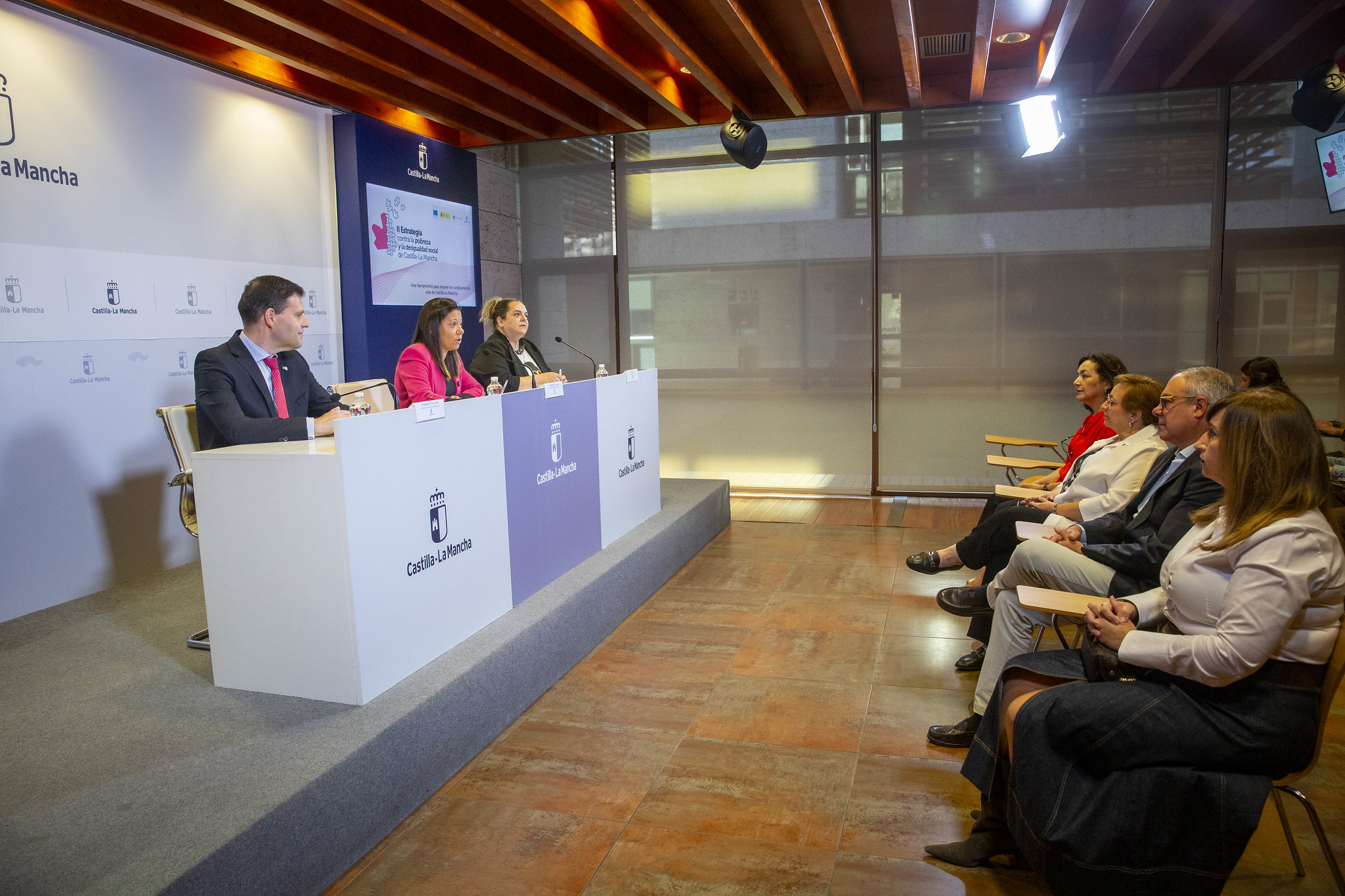 El Gobierno de Castilla-La Mancha informa sobre la II Estrategia contra la Pobreza y la Desigualdad Social 2026-2030 2 El Gobierno de Castilla-La Mancha informa sobre la II Estrategia contra la Pobreza y la Desigualdad Social 2026-2030