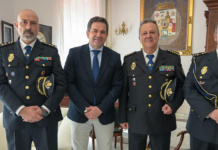 Valverde recibe a José Alberto Camacho tras su nombramiento como nuevo jefe superior de Policía de Castilla-La Mancha El presidente de la Diputación de Ciudad Real recibe a José Alberto Camacho tras su nombramiento como nuevo jefe superior de Policía de Castilla-La Mancha