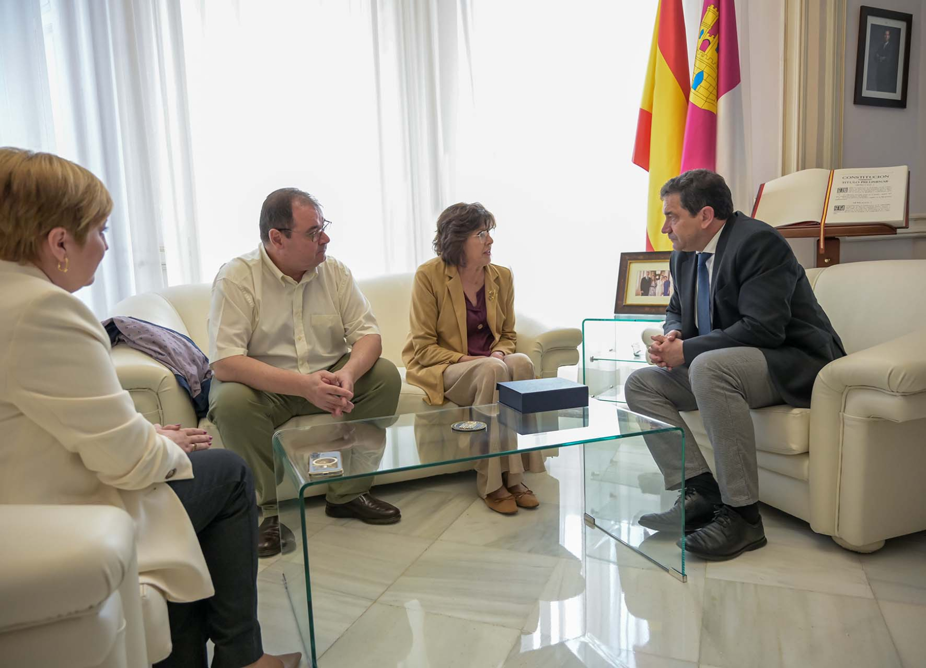Valverde recibe al Colegio Oficial de Graduados Sociales de Ciudad Real con motivo de la conmemoración de su 25 aniversario 3 El presidente de la Diputación recibe al Colegio Oficial de Graduados Sociales de Ciudad Real con motivo de la conmemoración de su 25 aniversario