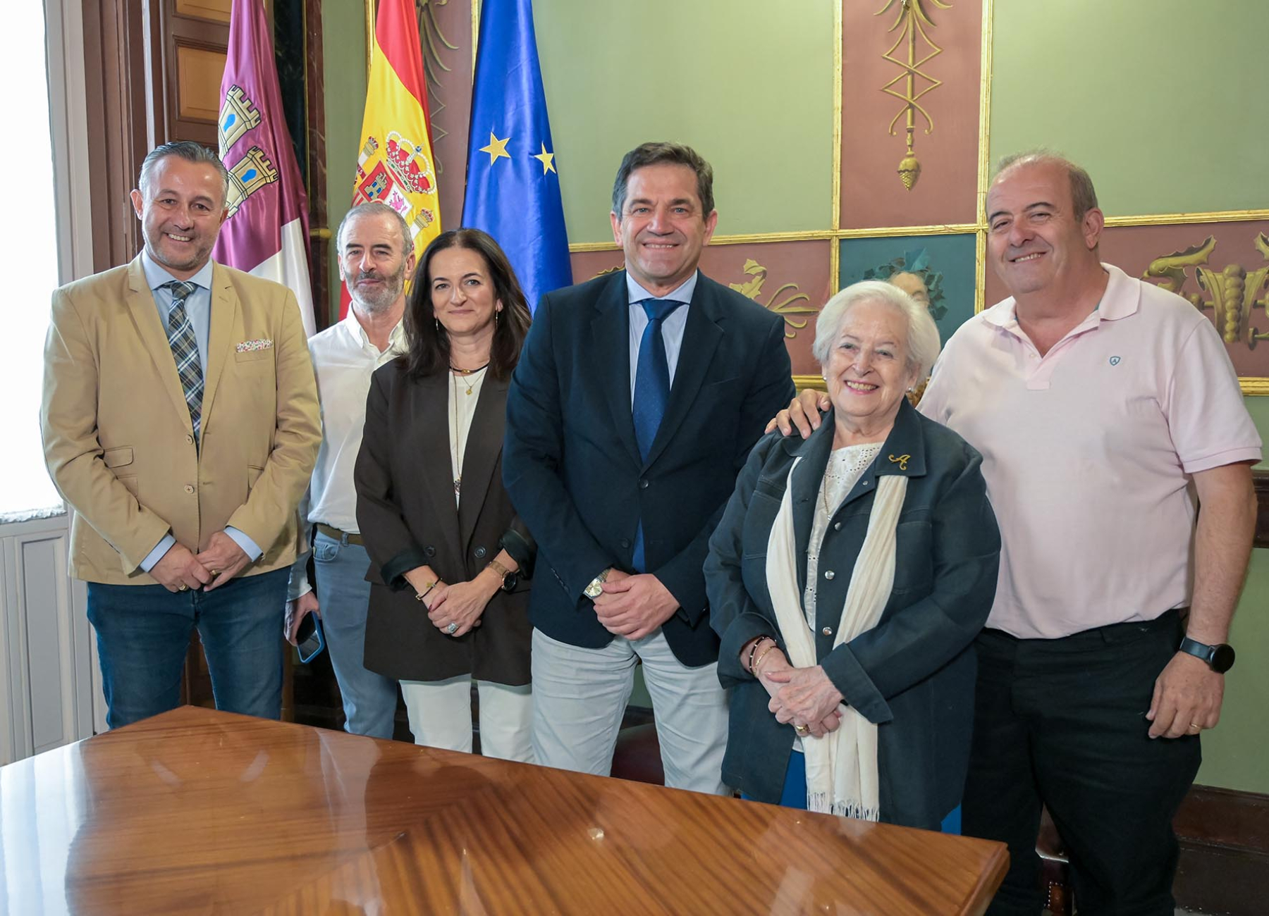 Firmado en la Diputación el contrato de adquisición del legado fotográfico de Manuel Herrera Piña, testimonio de la historia y la identidad de la provincia 1 Firmado en la Diputación el contrato de adquisición del legado fotográfico de Manuel Herrera Piña, testimonio de la historia y la identidad de la provincia