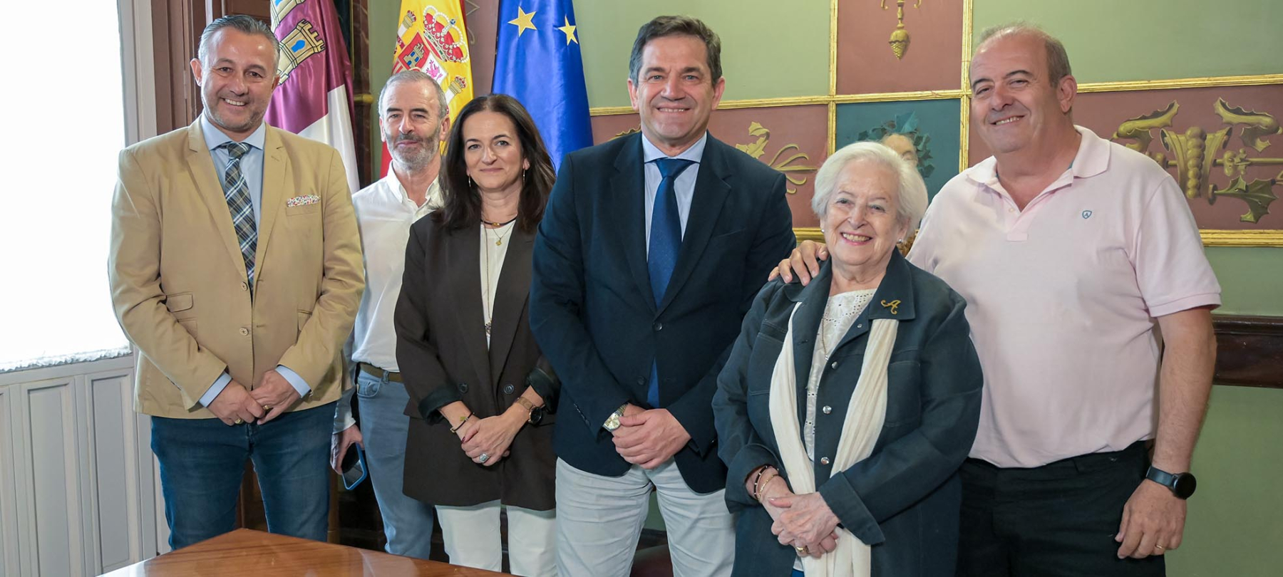 Firmado en la Diputación el contrato de adquisición del legado fotográfico de Manuel Herrera Piña, testimonio de la historia y la identidad de la provincia