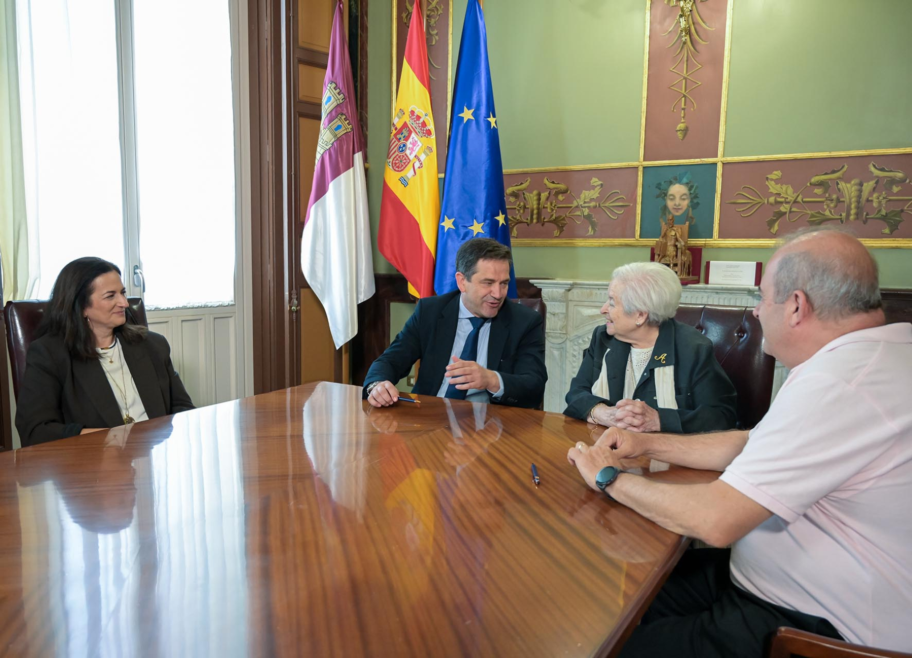Firmado en la Diputación el contrato de adquisición del legado fotográfico de Manuel Herrera Piña, testimonio de la historia y la identidad de la provincia 3 Firmado en la Diputación el contrato de adquisición del legado fotográfico de Manuel Herrera Piña, testimonio de la historia y la identidad de la provincia