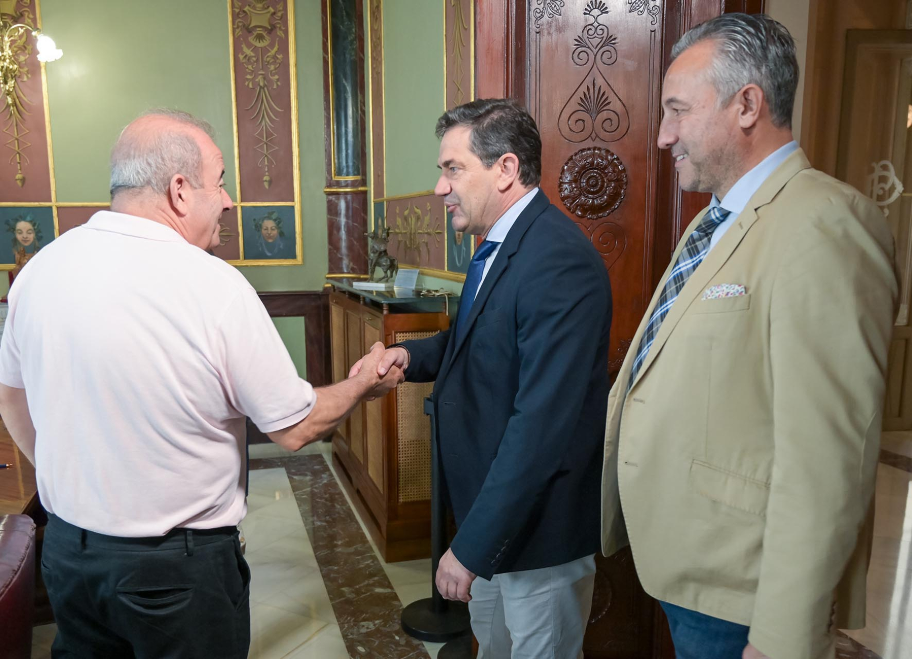 Firmado en la Diputación el contrato de adquisición del legado fotográfico de Manuel Herrera Piña, testimonio de la historia y la identidad de la provincia 4 Firmado en la Diputación el contrato de adquisición del legado fotográfico de Manuel Herrera Piña, testimonio de la historia y la identidad de la provincia