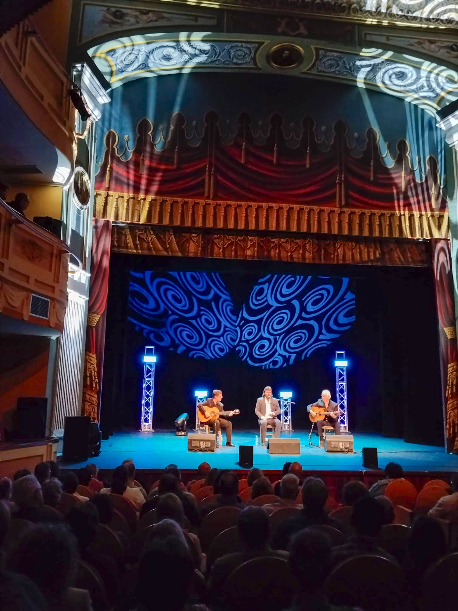 Gregorio Moya, Lámpara Minera 2025, conmovió anoche al público del Encuentro de Poesía organizado por la Diputación de Ciudad Real con una noche repleta de flamenco con alma de poeta