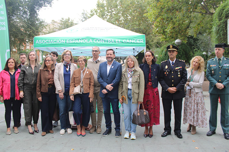 Inmaculada Jiménez reafirma el apoyo de la Junta a los pacientes de cáncer y sus familias y agradece la labor de profesionales y voluntarios