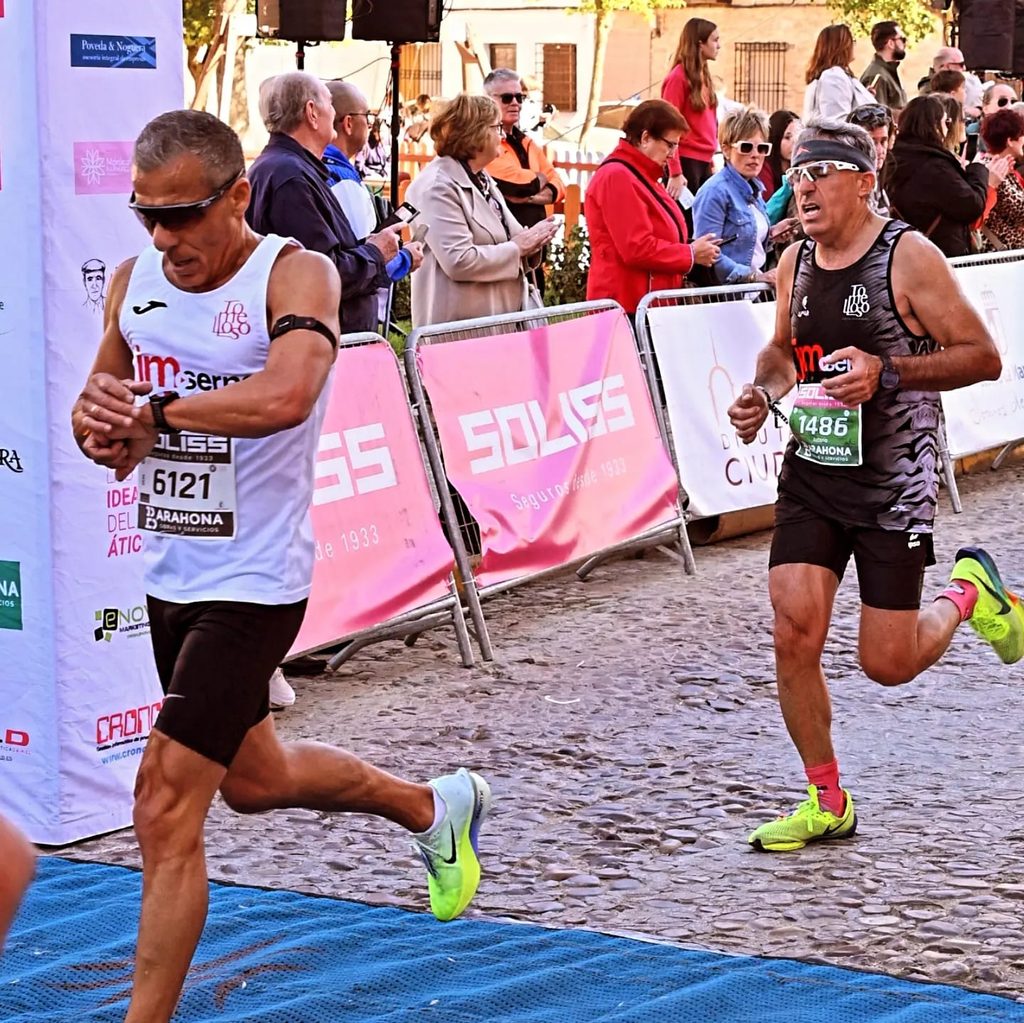 El CDE JM Serna Seguros brilla con dos podios y grandes marcas en el exigente 10K de Socu&eacute;llamos