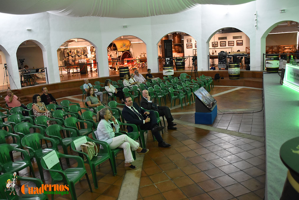 Rafael Torres reclama “soluciones” para los problemas del sector vitivinícola durante la visita de Onda Cero a la Cooperativa Virgen de las Viñas 2 masdeunotomelloso virgen vinas 3