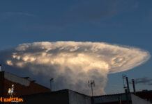 Tomelloso miró al cielo: una enorme nube sorprendió a la ciudad en la víspera de la 10K Tomelloso miró al cielo: una enorme nube sorprendió a la ciudad en la víspera de la 10K