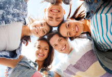 El Gobierno aprueba un nuevo Plan de Juventud con más de 300 medidas sobre empleo, estudios, salud y emancipación El Gobierno aprueba un nuevo Plan de Juventud con más de 300 medidas sobre empleo, estudios, salud y emancipación