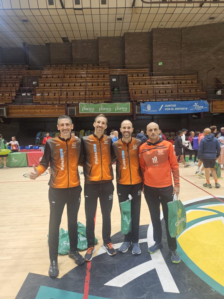 Los Pieles Run hacen historia en la 10K de Tomelloso: correr, ayudar y representar el verdadero espíritu del atletismo popular 2 pielesrun10k2026 768x1024 1