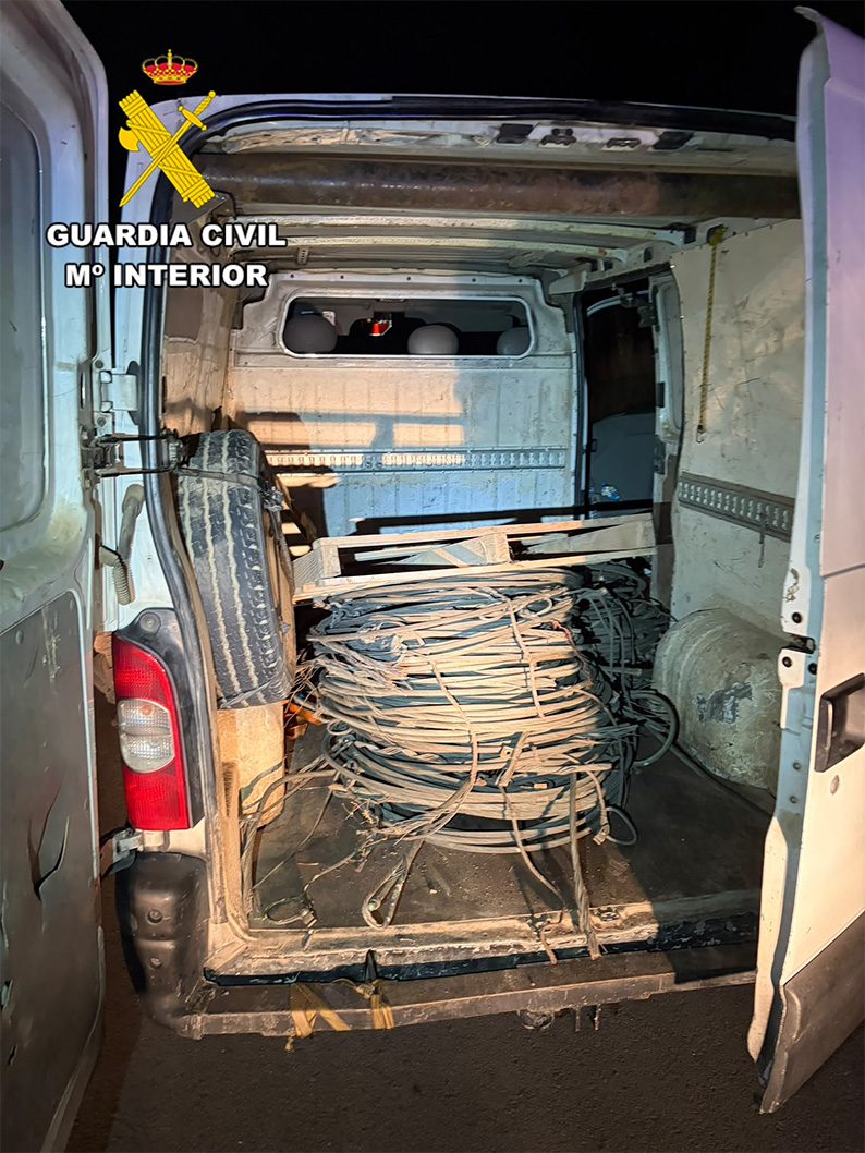 Pillados de madrugada con 8.000 euros en cobre robado de una estación de Guadalajara