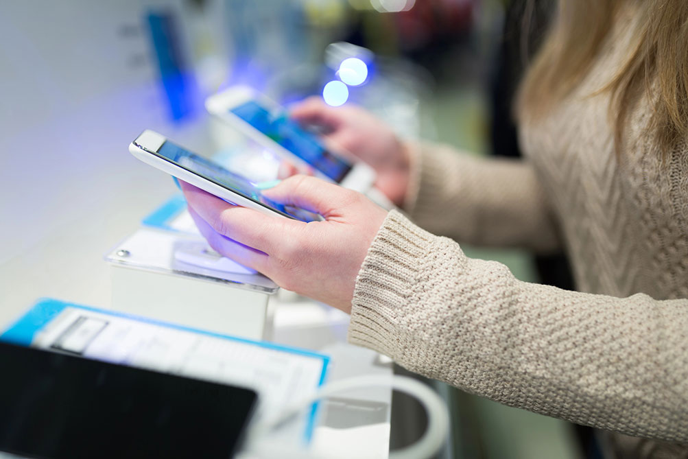 Qué miran los españoles cuando compran un móvil: batería, privacidad y rendimiento están entre las principales preocupaciones