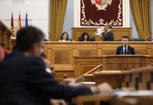 Las Cortes Regionales aprueban la retirada del Estatuto de Autonomía del Congreso y la ‘Ley de medidas urgentes de suelo y vivienda’ Las Cortes Regionales aprueban la retirada del Estatuto de Autonomía del Congreso y la ‘Ley de medidas urgentes de suelo y vivienda’