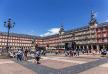 Visitas gratis por el Madrid de los Austrias desde hoy y hasta el domingo: así funciona la iniciativa de Samsung y Civitatis Visitas gratis por el Madrid de los Austrias desde hoy y hasta el domingo: así funciona la iniciativa de Samsung y Civitatis