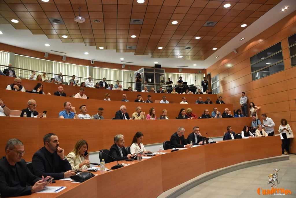La Cooperativa Virgen de las Viñas sitúa a Tomelloso en el centro del debate europeo sobre el futuro del vino 32 sextareunion intergrupo del vino 08