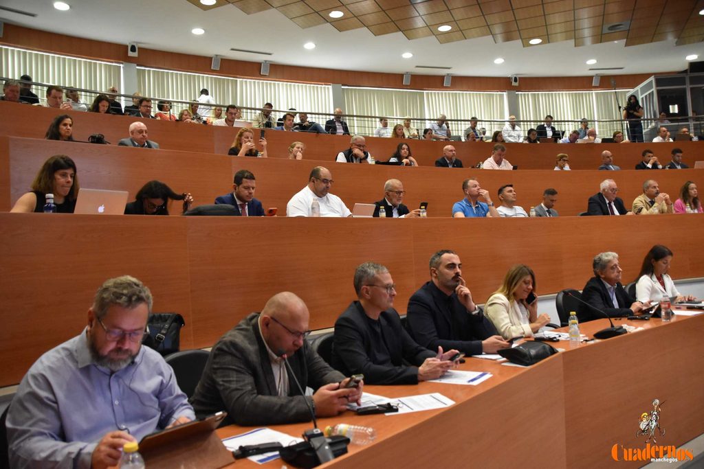 La Cooperativa Virgen de las Viñas sitúa a Tomelloso en el centro del debate europeo sobre el futuro del vino 30 sextareunion intergrupo del vino 10