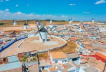 Las altas presiones dominan España este jueves, con hasta 30 grados y viento muy fuerte en el Estrecho Las altas presiones dominan España este jueves, con hasta 30 grados y viento muy fuerte en el Estrecho