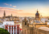 España vive un viernes de contrastes: 34 grados en Sevilla y lluvia persistente en Bilbao España vive un viernes de contrastes: 34 grados en Sevilla y lluvia persistente en Bilbao