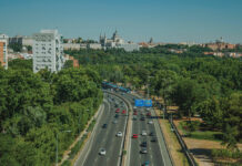 La DGT avisa de las horas con más tráfico este fin de semana: atención esta tarde entre las 19:00 y las 21:00 La DGT avisa de las horas con más tráfico este fin de semana: atención esta tarde entre las 19:00 y las 21:00