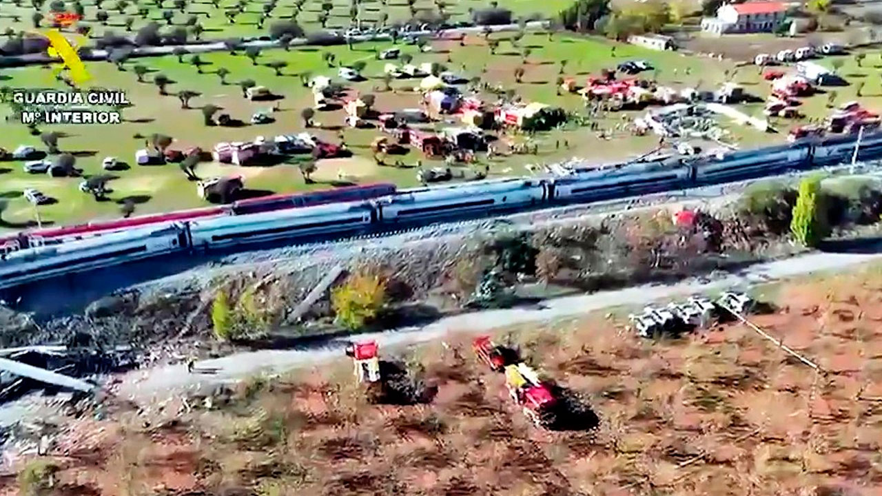 Urda afronta el día después del accidente ferroviario con 68 fallecidos y más de cien heridos