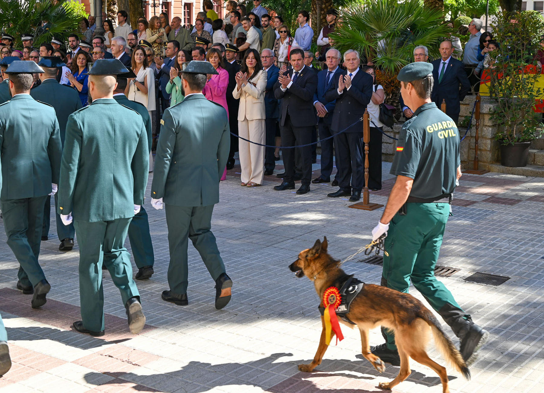Valverde pone en valor todo “lo que nos une” en la Fiesta Nacional y reconoce la labor de la Guardia Civil como garante de la democracia 9 Valverde pone en valor todo “lo que nos une” en la Fiesta Nacional y reconoce la labor de la Guardia Civil como garante de la democracia